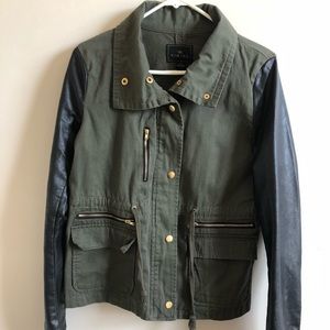 Timing jacket with leather sleeves